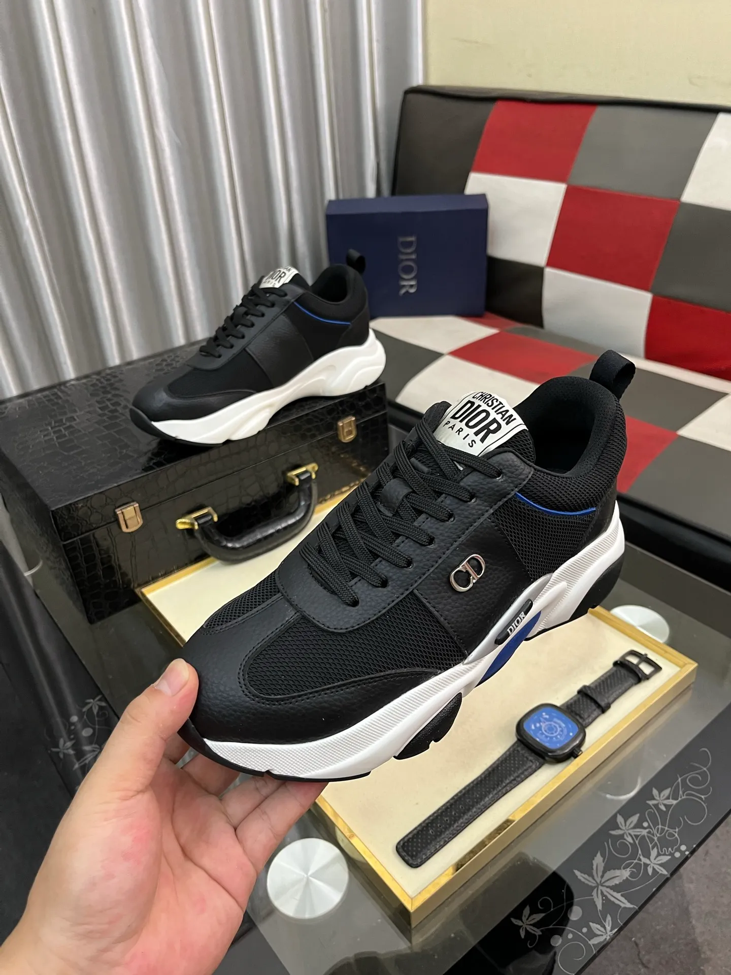 Men's men's shoes💰458⌚️⌚️Dior original quality.~ Unique modern style sneakers. 🏃A must-have casual shoe for trendy men😍😍 Original brand imported from Italy, imported original leather, sheep lining (refuses to discolor and grind feet) Sole: Original sole provided by the original factory, French lazy style design ⚠️Fit to the feet, original quality, super comfortable original sole. Just like shooting the real thing🎬The real thing is better, code number: 38-444⃣️colors available